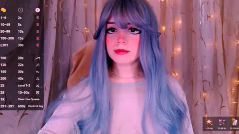 Snapshot of _marcelline_ chatting on 11.10.25 Kira online show from 11.10.25