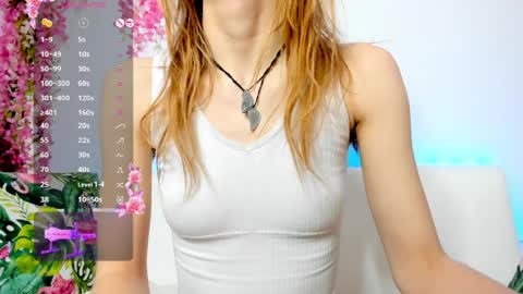Snapshot of _mari_so chatting on 05.17.26 Scarlett online show from 05.17.26