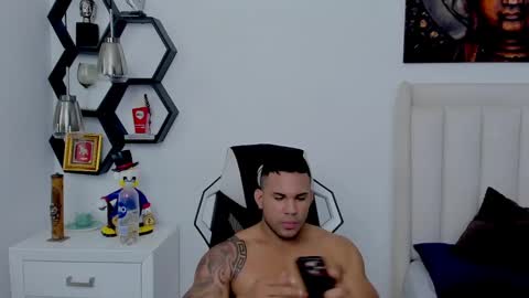 Snapshot of _matthew_santos_ chatting on 12.16.24 _matthew_santos_ online show from 12.16.24