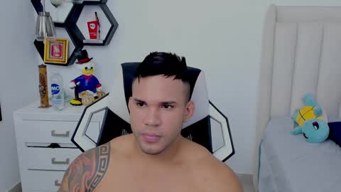 Snapshot of _matthew_santos_ chatting on 12.28.24 _matthew_santos_ online show from 12.28.24