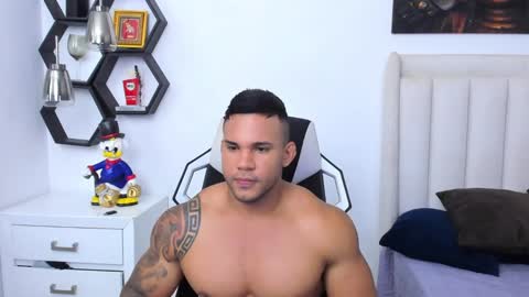 Snapshot of _matthew_santos_ chatting on 01.17.25 _matthew_santos_ online show from 01.17.25