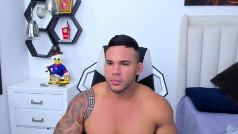 Snapshot of _matthew_santos_ chatting on 01.17.25 _matthew_santos_ online show from 01.17.25