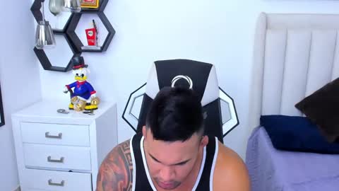 Snapshot of _matthew_santos_ chatting on 01.18.25 _matthew_santos_ online show from 01.18.25