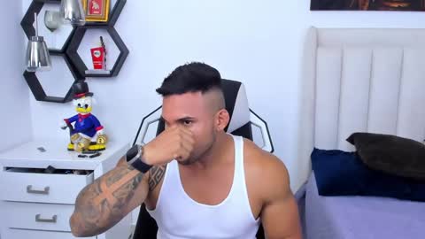 Snapshot of _matthew_santos_ chatting on 01.21.25 _matthew_santos_ online show from 01.21.25