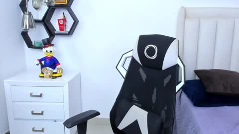 Snapshot of _matthew_santos_ chatting on 02.03.25 _matthew_santos_ online show from 02.03.25