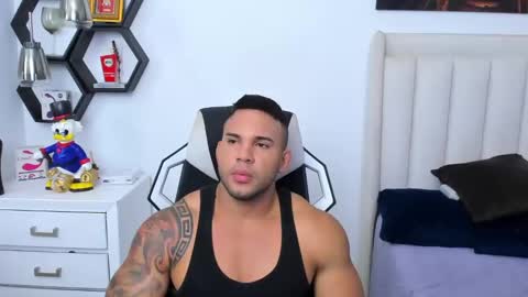 Snapshot of _matthew_santos_ chatting on 02.10.25 _matthew_santos_ online show from 02.10.25