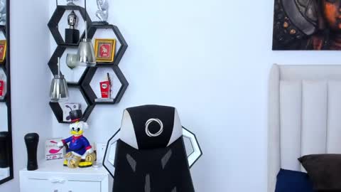 Snapshot of _matthew_santos_ chatting on 02.13.25 _matthew_santos_ online show from 02.13.25