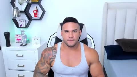 Snapshot of _matthew_santos_ chatting on 02.23.25 _matthew_santos_ online show from 02.23.25