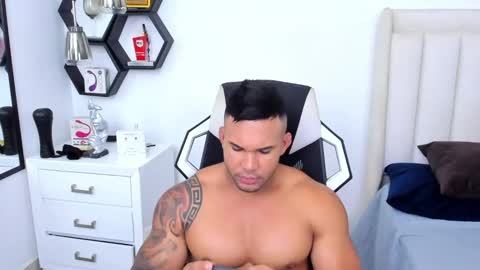 Snapshot of _matthew_santos_ chatting on 02.28.25 _matthew_santos_ online show from 02.28.25