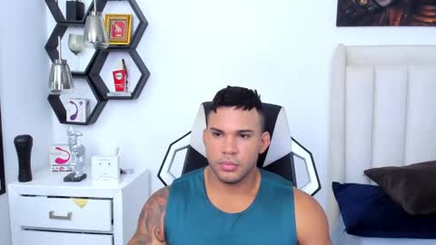 Snapshot of _matthew_santos_ chatting on 03.10.25 _matthew_santos_ online show from 03.10.25