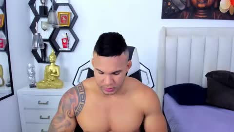 Snapshot of _matthew_santos_ chatting on 09.10.25 _matthew_santos_ online show from 09.10.25