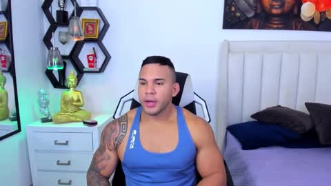 Snapshot of _matthew_santos_ chatting on 09.16.25 _matthew_santos_ online show from 09.16.25