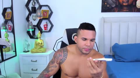 Snapshot of _matthew_santos_ chatting on 09.30.25 _matthew_santos_ online show from 09.30.25