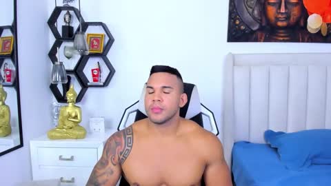 Snapshot of _matthew_santos_ chatting on 10.02.25 _matthew_santos_ online show from 10.02.25