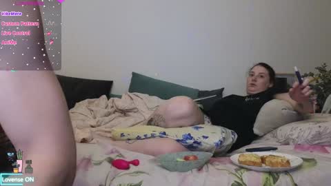 Snapshot of _medaed_ chatting on 12.08.24 medaed online show from 12.08.24