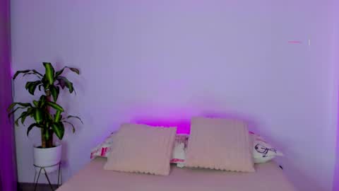 Snapshot of _meel_ chatting on 11.09.25 Meel online show from 11.09.25