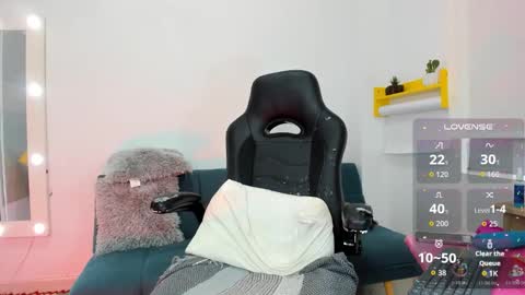 Juli online show from 12.03.25