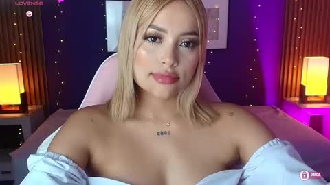 Snapshot of _meliblue chatting on 09.30.25 Meli online show from 09.30.25