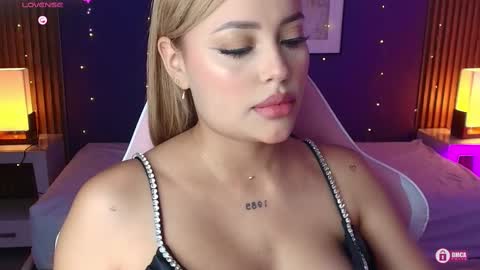 Snapshot of _meliblue chatting on 10.09.25 Meli online show from 10.09.25