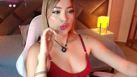 Snapshot of _meliblue chatting on 02.16.26 Meli online show from 02.16.26