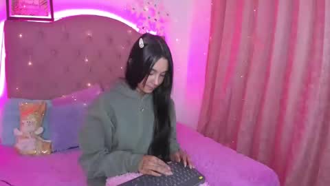 Mia online show from 12.13.24