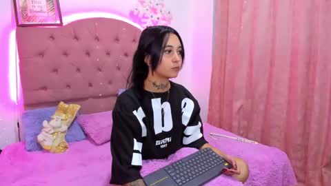Mia online show from 12.30.24