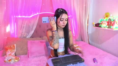 Mia online show from 01.26.25