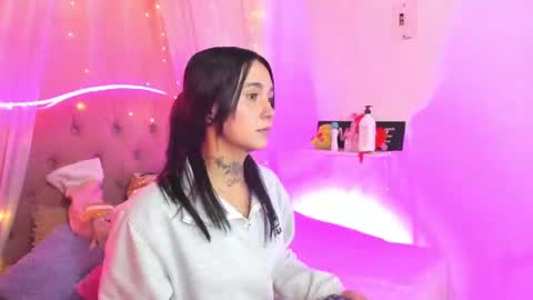 Mia online show from 02.17.25