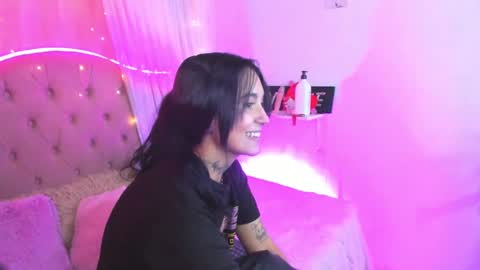 Mia online show from 02.19.25