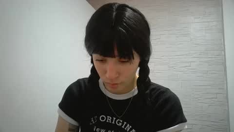 Mia-foster online show from 11.11.25