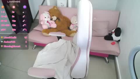  Mia  online show from 12.14.24