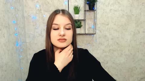 Snapshot of _miaangel_ chatting on 02.23.25 Mia online show from 02.23.25