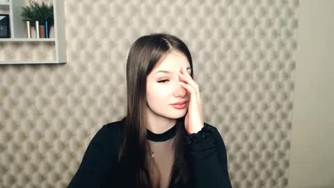 Snapshot of _miaangel_ chatting on 03.07.25 Mia online show from 03.07.25