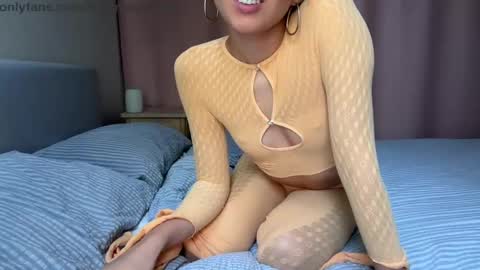 Snapshot of _miamagdalena chatting on 10.02.25 Mia Magdalena online show from 10.02.25