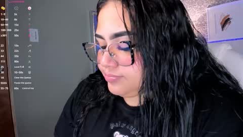 Snapshot of _michel_bbw chatting on 09.29.25 michel online show from 09.29.25