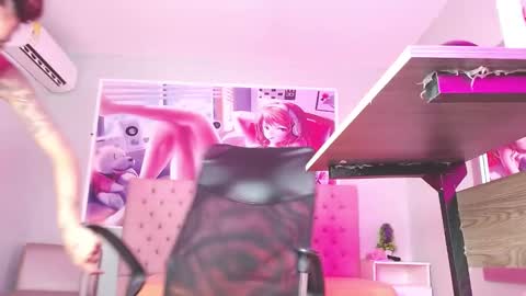 Snapshot of _miia_sweet chatting on 12.13.24 Paula online show from 12.13.24