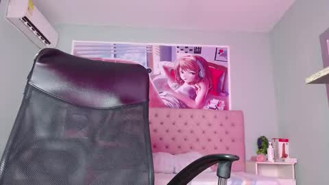 Snapshot of _miia_sweet chatting on 12.23.24 Paula online show from 12.23.24