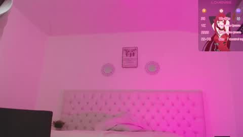 Snapshot of _miia_sweet chatting on 10.08.25 Paula online show from 10.08.25