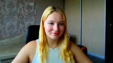 Snapshot of _mila_la_ chatting on 07.09.26 Melanie online show from 07.09.26