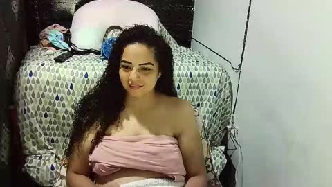 Snapshot of _milf_naughty chatting on 10.12.25 _milf_naughty online show from 10.12.25