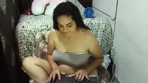 Snapshot of _milf_naughty chatting on 10.17.25 _milf_naughty online show from 10.17.25