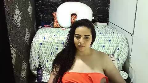 Snapshot of _milf_naughty chatting on 10.28.25 _milf_naughty online show from 10.28.25