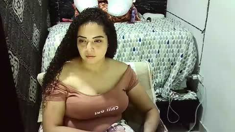Snapshot of _milf_naughty chatting on 11.01.25 _milf_naughty online show from 11.01.25