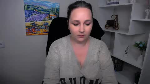Snapshot of _miranda_sun chatting on 05.12.26 Miranda online show from 05.12.26