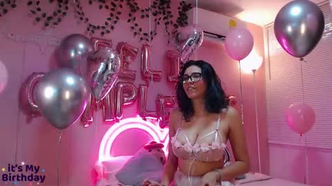 Snapshot of _miss_hinata_ chatting on 11.29.25 Hinata 3 online show from 11.29.25