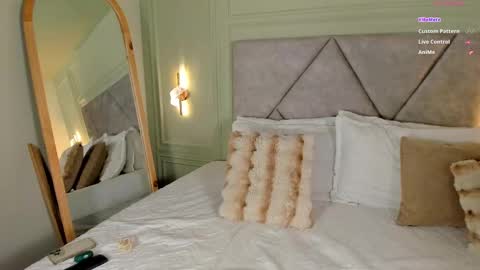 Snapshot of _miss_kimm chatting on 10.04.25 kimberley cruz online show from 10.04.25