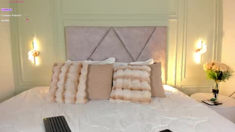 Snapshot of _miss_kimm chatting on 10.18.25 kimberley cruz online show from 10.18.25