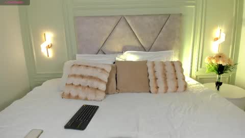 Snapshot of _miss_kimm chatting on 10.21.25 kimberley cruz online show from 10.21.25