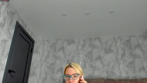 Snapshot of _miss_strawberry_ chatting on 05.12.26 Sofia birthday october 29 online show from 05.12.26