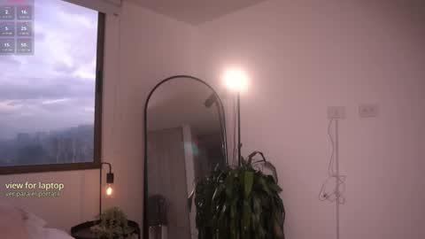 Snapshot of _missamber chatting on 10.21.25 Vale online show from 10.21.25